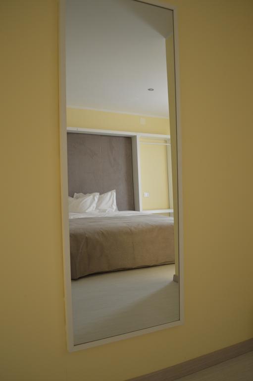 Hotel Nova Buzău Buitenkant foto