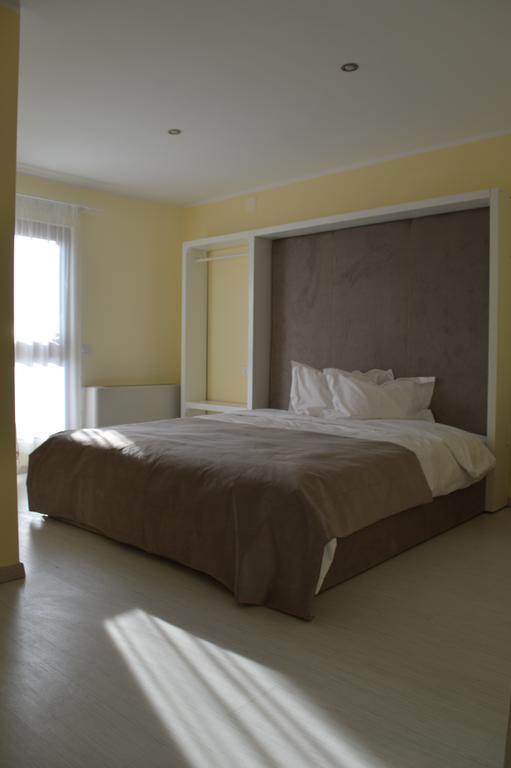 Hotel Nova Buzău Buitenkant foto